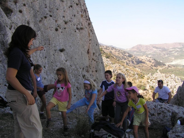  Talking to the little ones in the mount.JPG